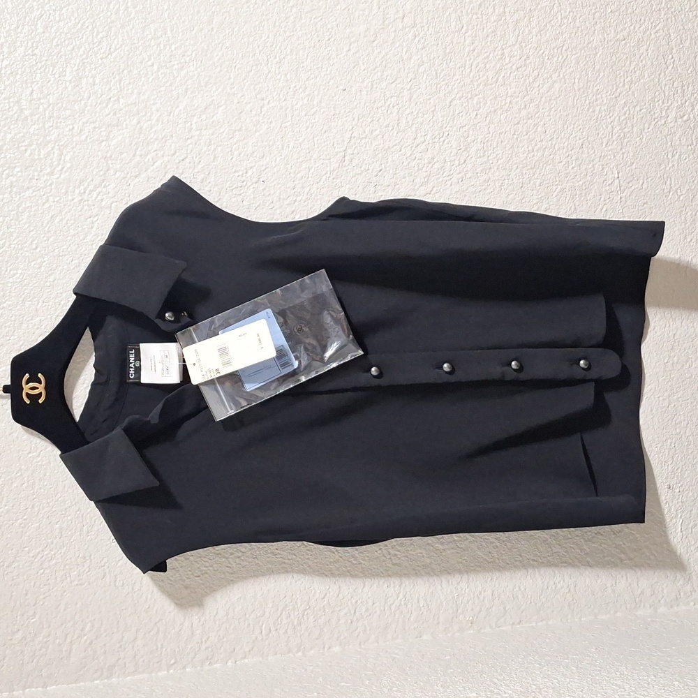 Chanel black size 38 blouse